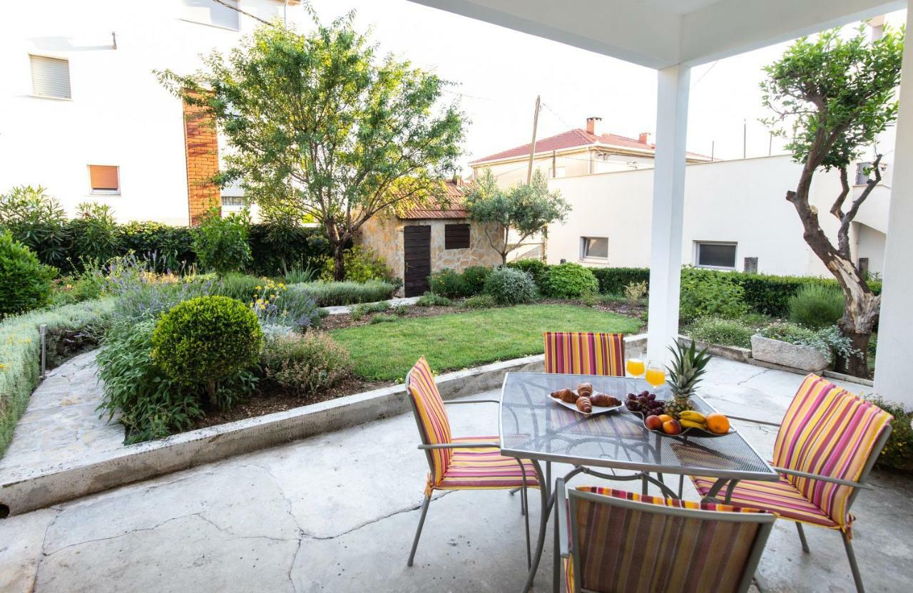 Apartamento Apartman Topic Kaštela Exterior foto